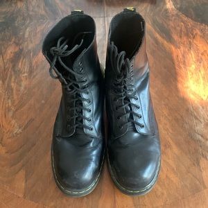 Gently Worn Men’s Dr. Martens 1919 Boots